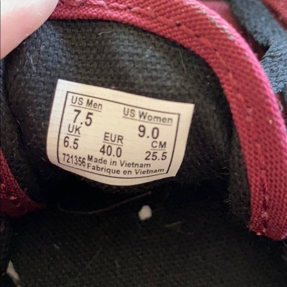 VANS - Picture 7 of 7